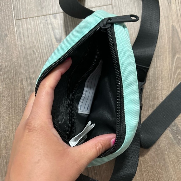 CHAMPION Prime OVERSIZE BLACK C LOGO FANNY PACK SHOULDER BAG MINT GREEN Belt BAG - Picture 9 of 11